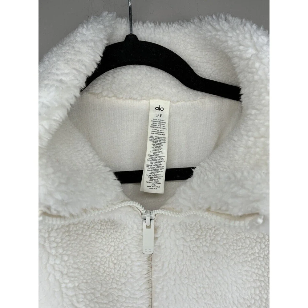 Alo Yoga Foxy Sherpa Jacket in Ivory Size Small